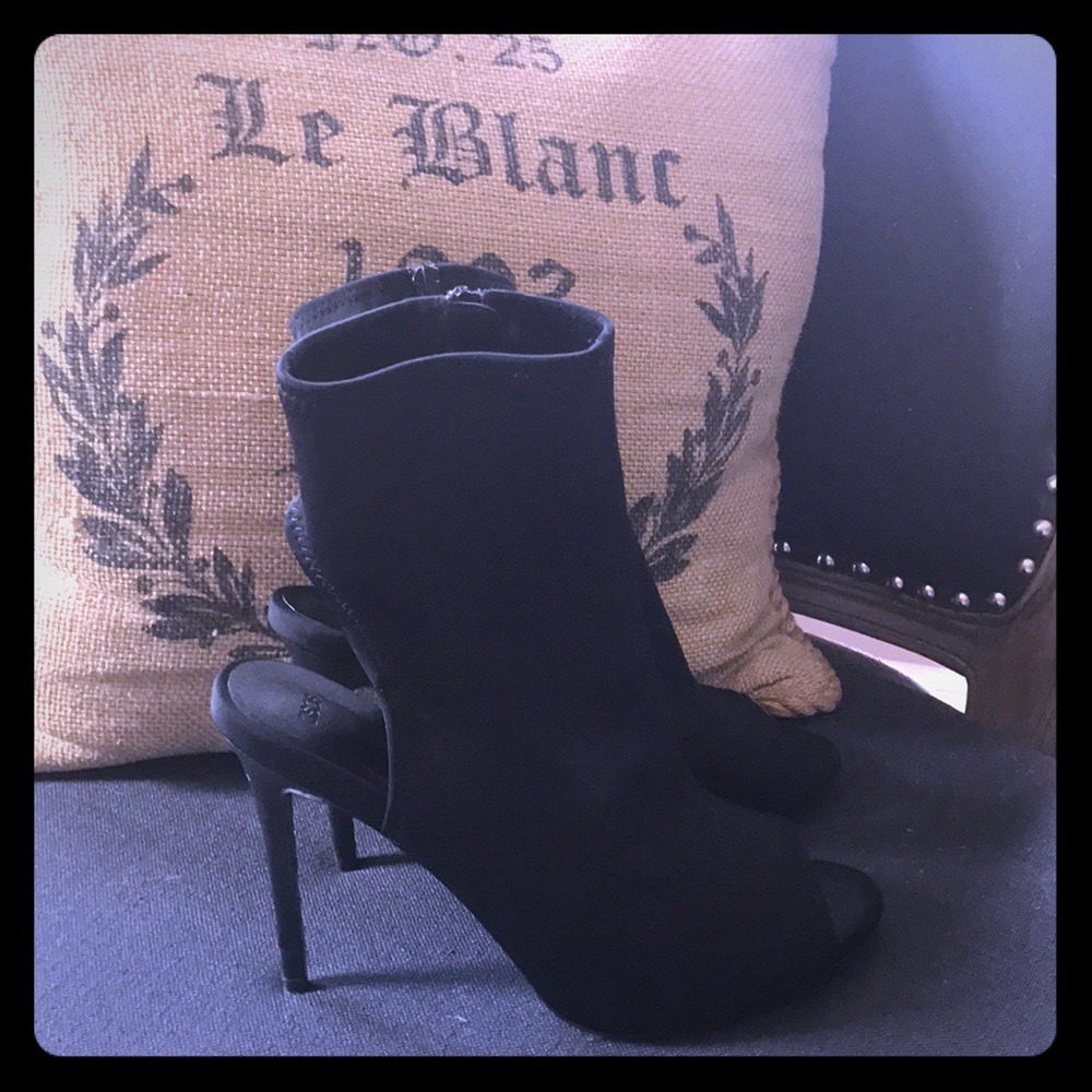 Barely worn Asos peep toes!!